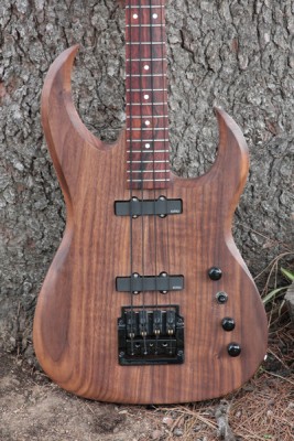 Scimitar Bass #2  - Click on picture for manual slideshow.