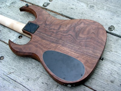 Scimitar Bass #1  - Click on picture for manual slideshow.