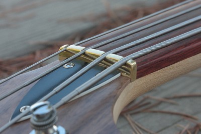 Scimitar Bass #3 - Fretless  - Click on picture for manual slideshow.