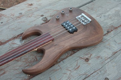 Scimitar Bass #3 - Fretless  - Click on picture for manual slideshow.