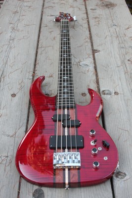 Scimitar NT Bass #2 - Click on picture for manual slideshow.