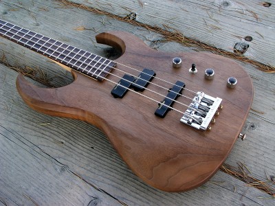 Scimitar Bass Prototype  - Click on picture for manual slideshow.