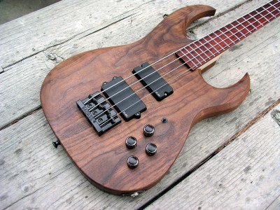 Scimitar Bass #1  - Click on picture for manual slideshow.