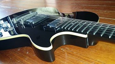 Misc. Custom Build - Black LP Set Neck - Around 2003 - Click on picture for manual slideshow.