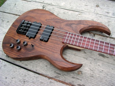 Scimitar Bass #1  - Click on picture for manual slideshow.