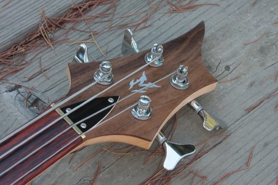 Scimitar Bass #3 - Fretless  - Click on picture for manual slideshow.