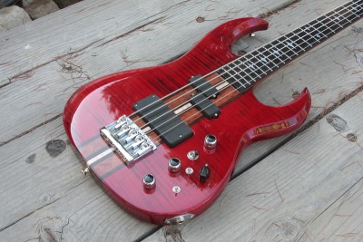 Scimitar NT Bass #2 - Click on picture for manual slideshow.