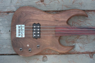 Scimitar Bass #3 - Fretless  - Click on picture for manual slideshow.