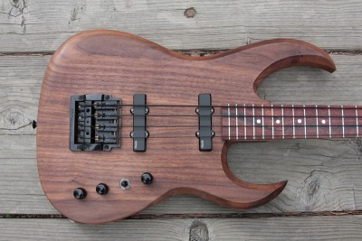 Scimitar Bass #2  - Click on picture for manual slideshow.